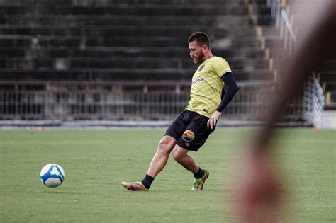 Zagueiro sofre lesão no ligamento do joelho e desfalca o Botafogo PB no