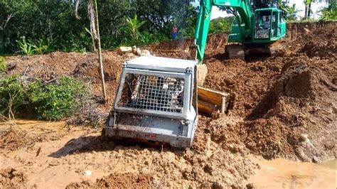 Cara Evakuasi Bulldozer Amblas Gunakan Excavatoralat Berat Bulldozer