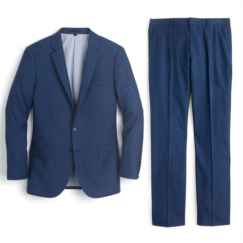 Prince Harry’s Engagement Suit Is Just What You Should Wear on Your Big ...