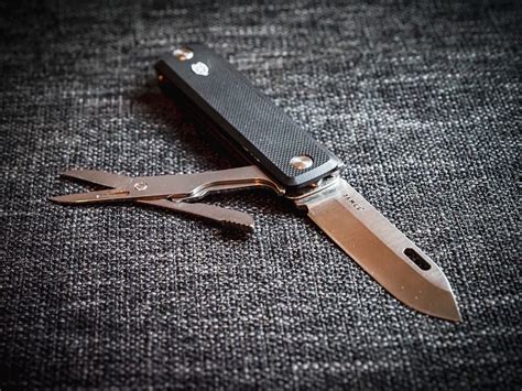 Gerber Stuns Vies For Best Edc Folding Knife Assert Review Gearjunkie