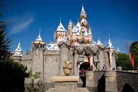 The-Disneyland-Cinderella-Castle | Countdown to Magic