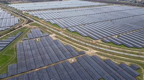 Gr Sster Solarpark Deutschlands Bei Leipzig In Betrieb Radio Central