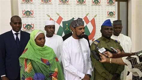 Foot Inauguration Du Stade Du S N Gal Journal Du Niger