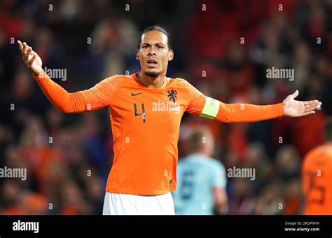 Foto Del Archivo Fechada El 10 10 2019 De Virgil Van Dijk De Los Países