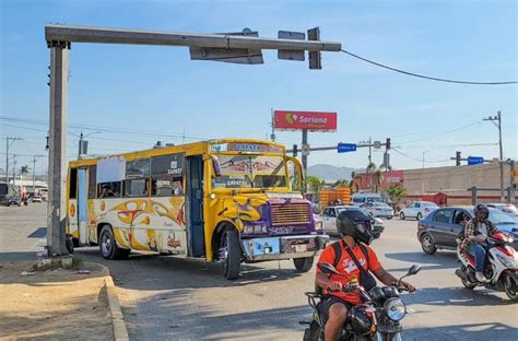 Se reactiva el servicio de transporte en Acapulco Voces de Santa Lucía