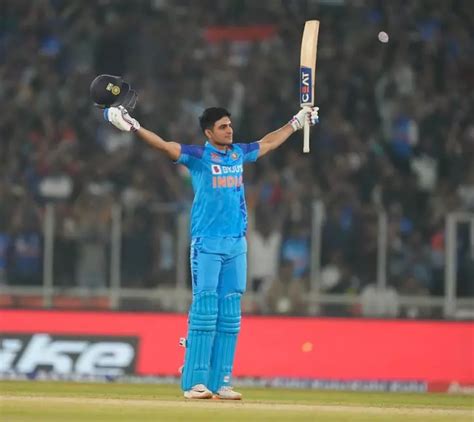 Shubman Gill Fan Wants Tinder Match With Him Internet Says Get In Line