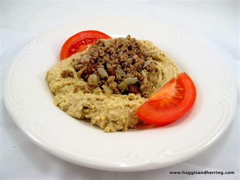 Recipes by the Haggis and the Herring: Hummus with Meat (hummus bi-lahm)