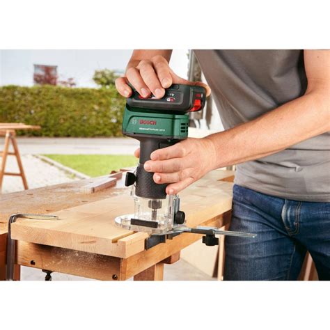 Bosch Akku Oberfräse AdvancedTrimRouter 18V 8