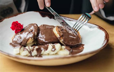 Pancakes au chocolat et à la banane le dessert ultra bon