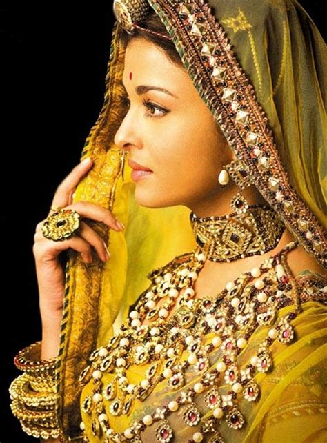 Aishwarya Rai She Looks Like A Painting Here Gorgeous Timeless