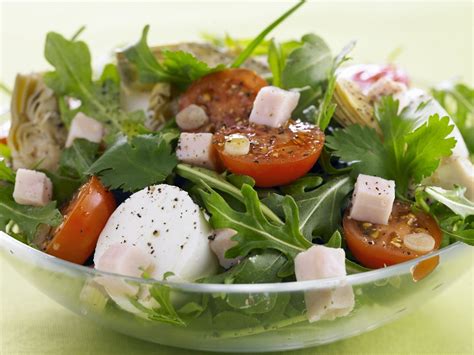 Bunter Salat Mit Tomate Und Mozzarella Rezept Eat Smarter