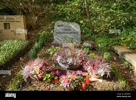 Grab Klausjürgen Wussow, Friedhof Heerstraße, Westend, Charlottenburg ...