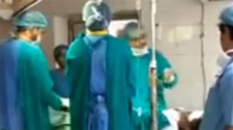 ‘delay In Surgery Enraged Me Doctor Shown Fighting With Colleague