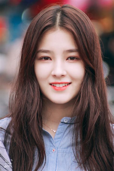 Hot girl phố đi bộ Hà Nội 1 thời giờ là mỹ nhân đẹp vượt mặt BLACKPINK Tạp chí Doanh nghiệp