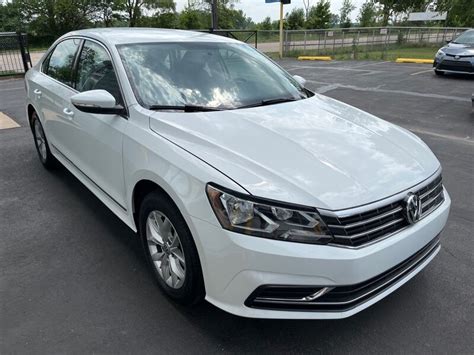 2016 Volkswagen Passat 1 8T S