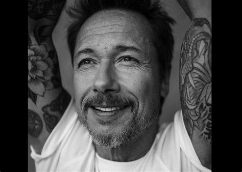 Photo Stéphane Rousseau et sa blonde échangent le plus tendre baiser