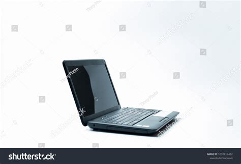 Laptop Blank White Screen Stock Photo 1092817412 | Shutterstock