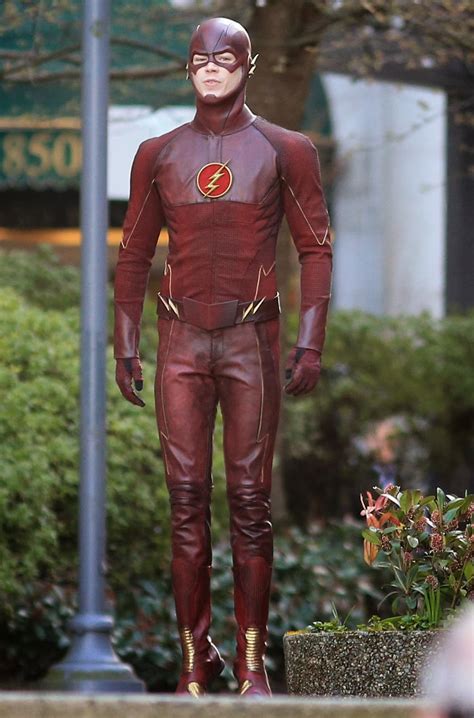 Revelado uniforme completo de The Flash Mega Hero Há um herói em