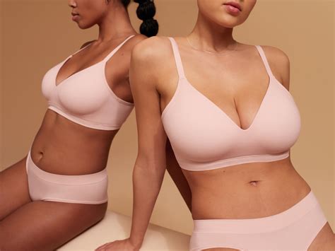 The Best Wireless Bras For Large Breasts That Actually Provide Support