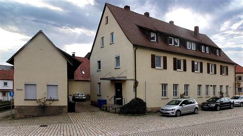 Am Ma Bacher Marktplatz Wird Ein Markantes Haus Abgerissen Der Neubau