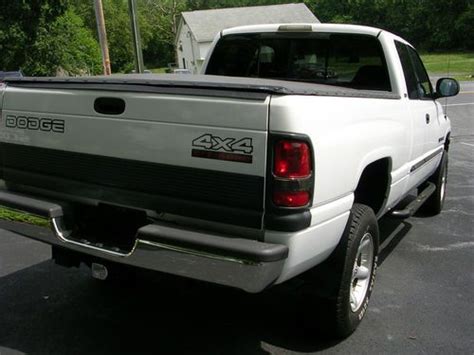 Find Used 2000 Dodge Ram 1500 Laramiesltoff Road 4 Dr 4x4 59l Auto 7200 Lb Tow Rating In