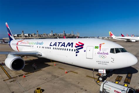 LATAM Airlines Group reports preliminary monthly statistics for November 2017