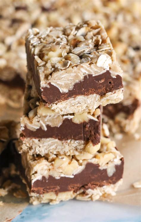 Easy No Bake Chocolate Oat Bars Recipe