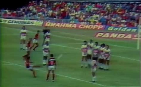 Adversário do Flamengo em 1987 revela história cômica no gol de falta