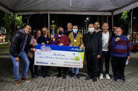 Encontro De Tapetes Corpus Christi Re Ne Mil Pessoas Em Itaqu