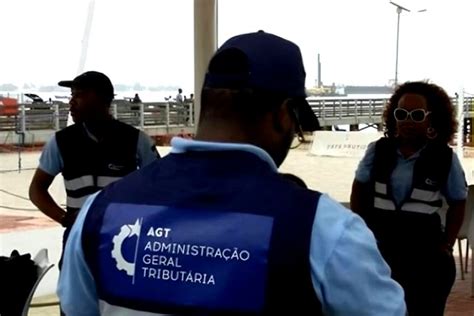 Agt Arrecadou Milh Es De D Lares Imposto Predial Em