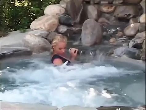 Beautiful Blonde Pussy Licking Pussy Fucking In The Swimming Pool XHamster