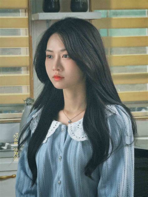 Từng sở hữu những màn cosplay game khiến fan nam điêu đứng hot girl giờ đây chinh phục phim giờ