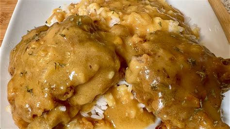 Southern Style Smothered Chicken The Best Southern Smothered Chicken