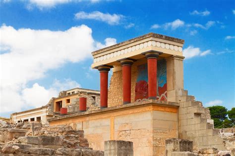 How to Visit the Minoan Palace of Knossos (from Heraklion + Elsewhere ...