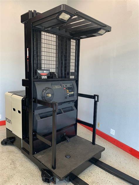 Electric Crown Sp3200 Electric Order Picker