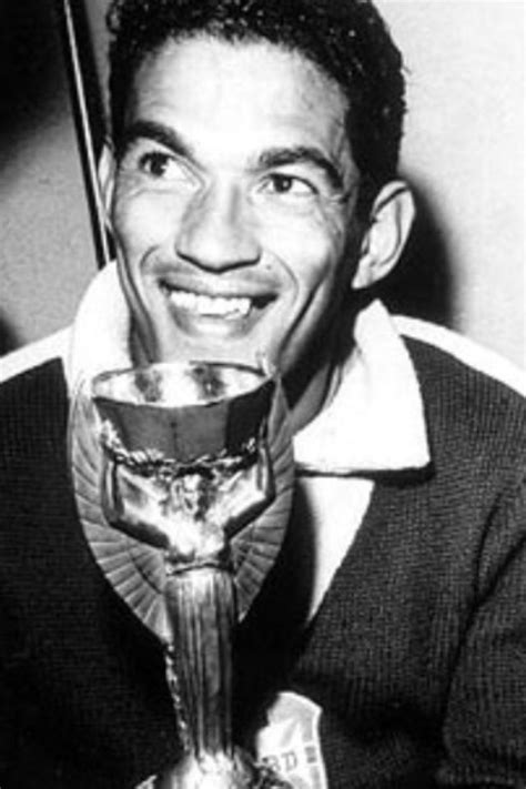 Garrincha Con La Copa Del Mundo De 1958 Calcio Allenatori Calciatori