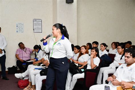 Universidad Hipócrates da la bienvenida a nuevos estudiantes de la