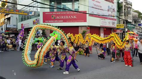 Biểu Diễn Múa Rồng Hay Trong Lể Dâng Hương Lể Hội Đình Thần Nguyễn