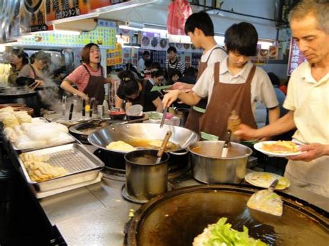 Shilin Night Market Food Court | Visions of Travel