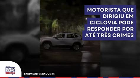 Motorista Dirige Em Alta Velocidade E Faz Manobras Perigosas Em