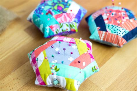 Show Off Saturday My New Log Cabin Hexi Pincushion Video Course