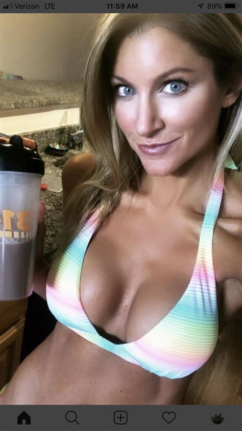 Mckinzie Roth R Hot Reporters