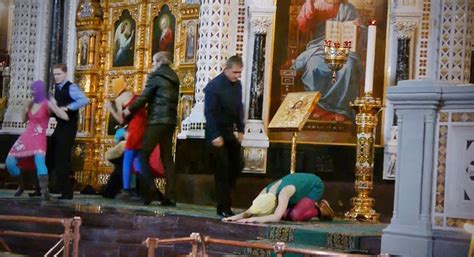 Суд признал ролики Pussy Riot экстремистскими