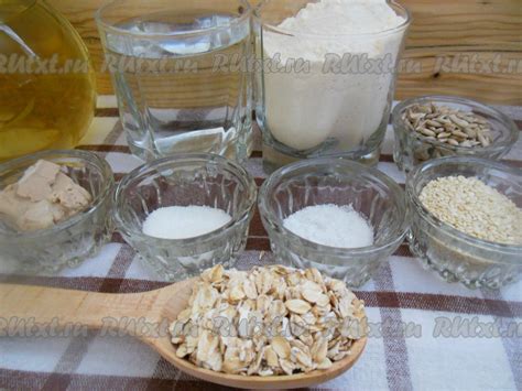 Хлеб на живых дрожжах в духовке: 11 фото в рецепте