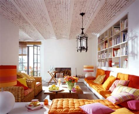 Гостиная в индийском стиле - гармония красок | Living room orange ...