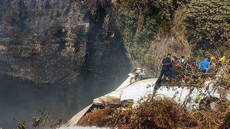 Népal ce que l on sait du crash d un avion qui a fait au moins 67