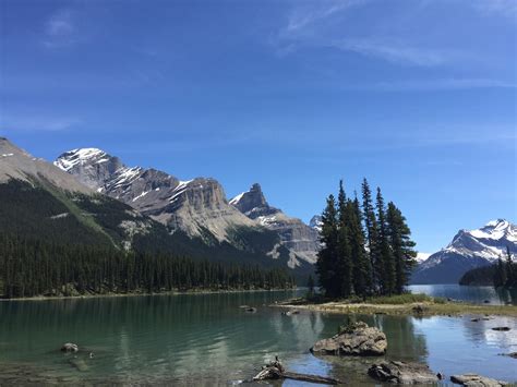 Spirit Island Maligne Lake Jasper National Park Ab Canada [1334x750] [oc] R Earthporn