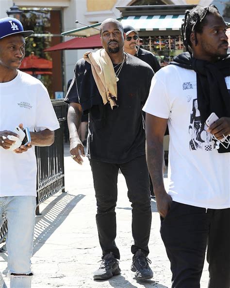 Как носить новые Yeezy 500 - Статьи блога интернет магазина Sneakerhead
