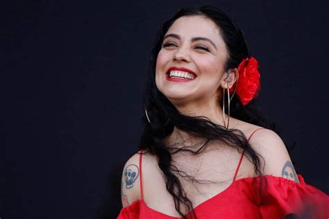 ¡mon Laferte No Para La Cantante Celebra Su Cumpleaños En Medio De