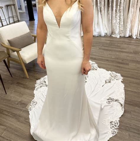 Enzoani Alanis New Wedding Dress Stillwhite